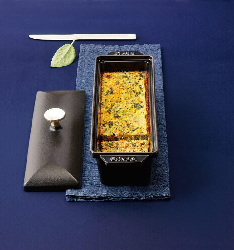 Staub - żeliwne naczynie do terriny lub pasztetu czarne 30 cm