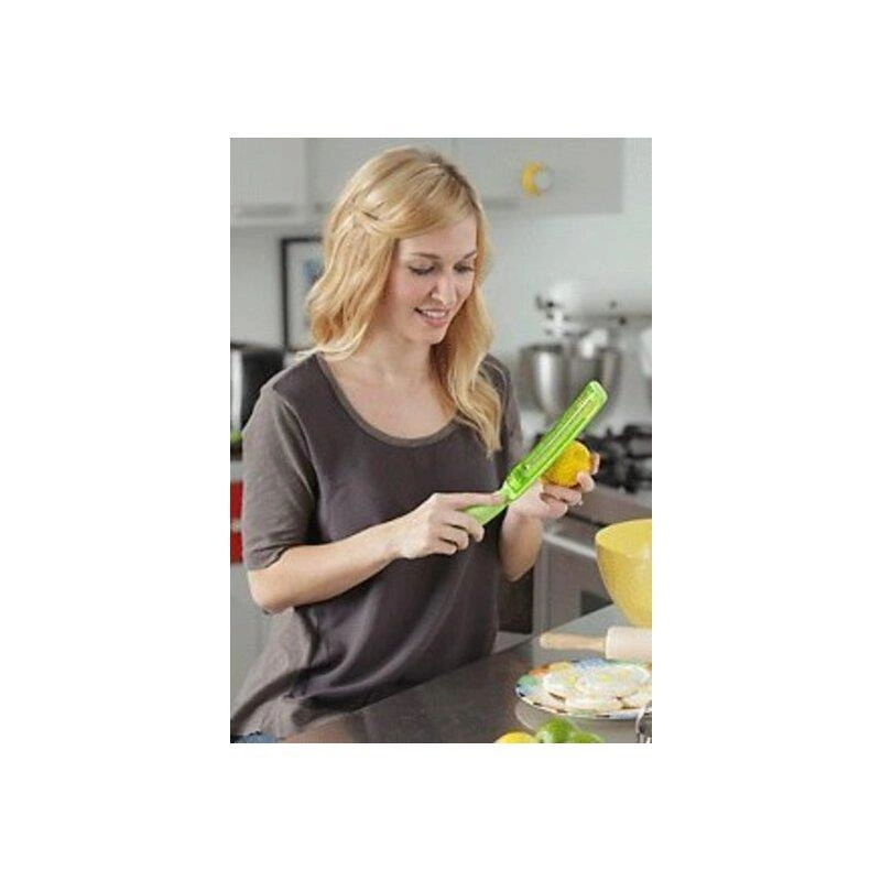 KitchenIQ - Strugotarka zielona z pojemnikiem