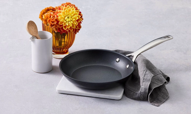 Le Creuset - patelnia z powłoką nieprzywieralną 22 cm TNS