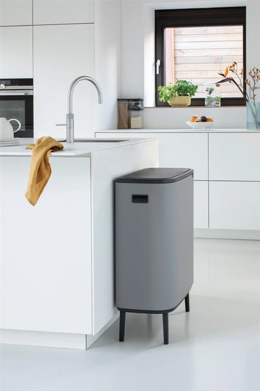 Brabantia - Kosz na śmieci Touch Bin Bo 60l mineralny szary