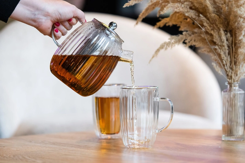 Vialli Design - Dzbanek do herbaty dzbanek Tulip 1000 ml