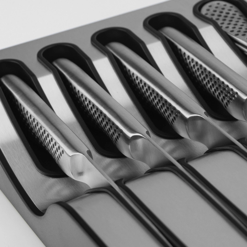 Global - Zestaw noży do steków dla 4 osób z bazą Dock Steak Set