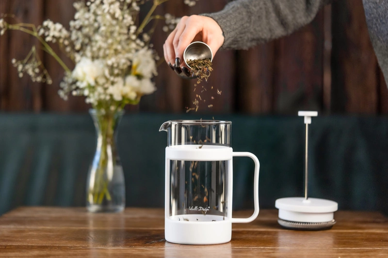 Vialli Design - Zaparzacz do kawy i herbaty 1000 ml Senso biały