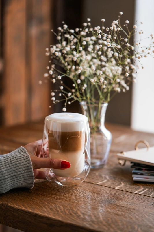 Vialli Design - Komplet 2-szklanek 350ml z podwójną ścianką 350ml Geo