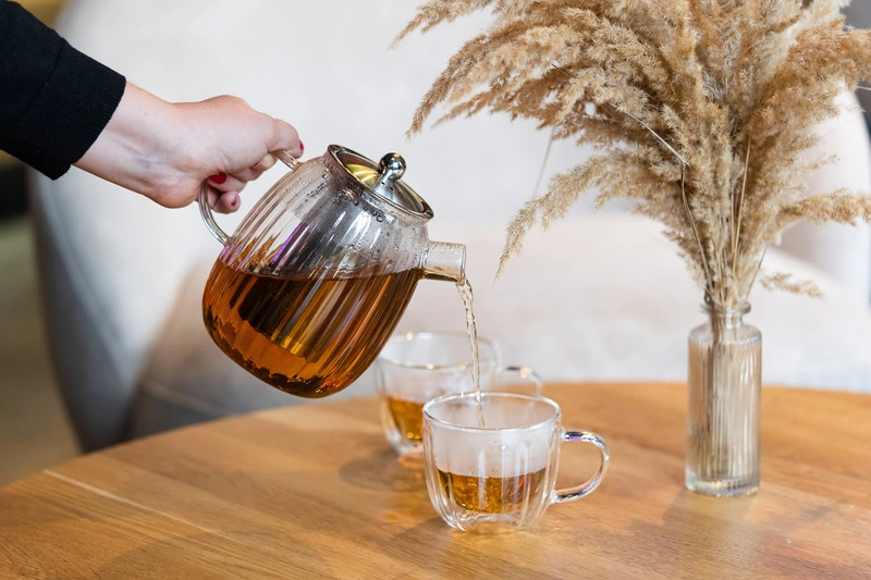 Vialli Design - Dzbanek do herbaty dzbanek Tulip 1000 ml