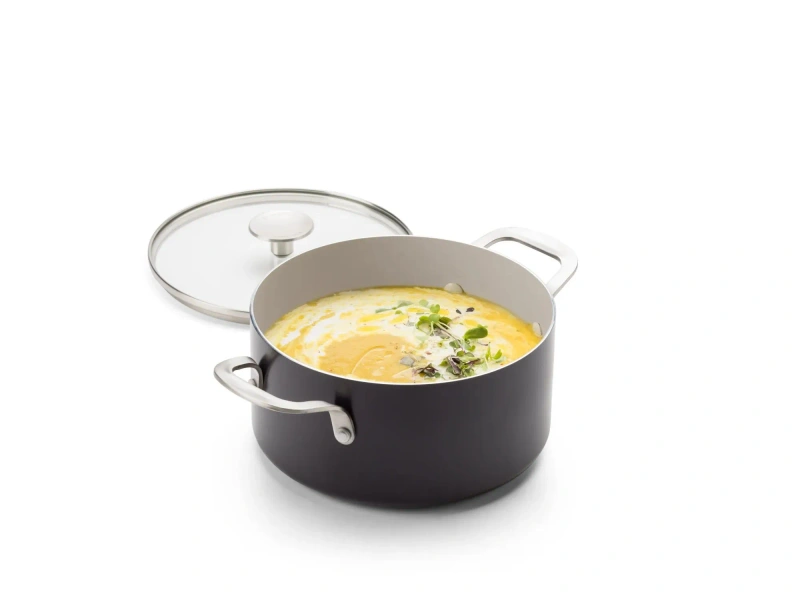 KitchenAid - Garnek 20 cm 3,11l z pokrywką czarny