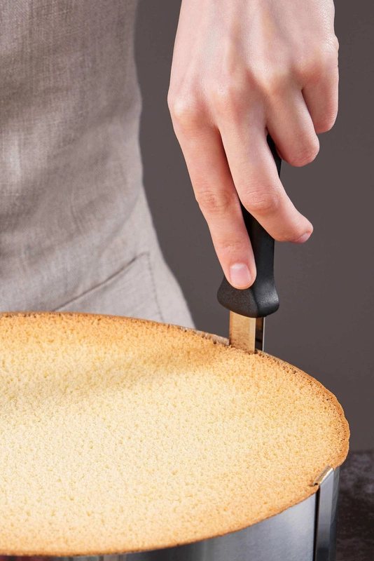 GEFU - nóż do wyrównywania brzegów ciasta TONDO