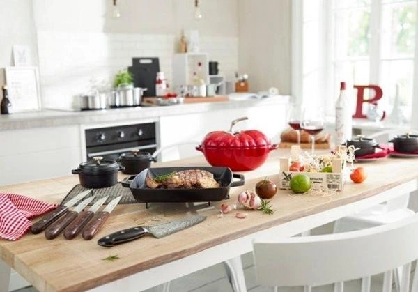 Staub - garnek brytfanna żeliwna Tomato pomidor 2,5 l