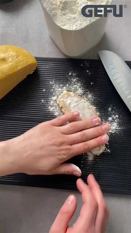 GEFU - maszynka do makaronu PASTA PERFETTA NERO