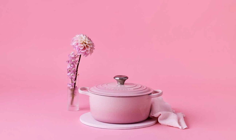 Le Creuset - garnek żeliwny Signature 20 cm 2,4 l shell pink