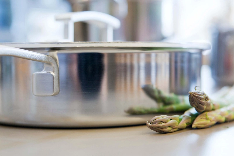 Demeyere - INDUSTRY 5 Patelnia głęboka 2H z pokrywką 24 cm