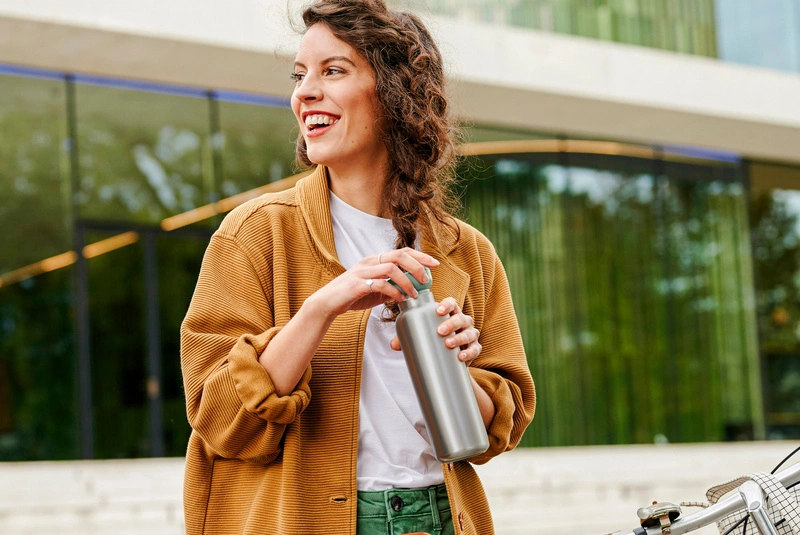 Mepal - Butelka termiczna Ellipse 900 ml Nordic Black