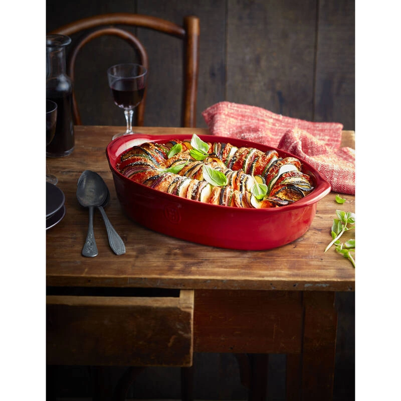 Emile Henry - Duże owalne naczynie do zapiekania - 41x26cm - czerwony 3,8 l