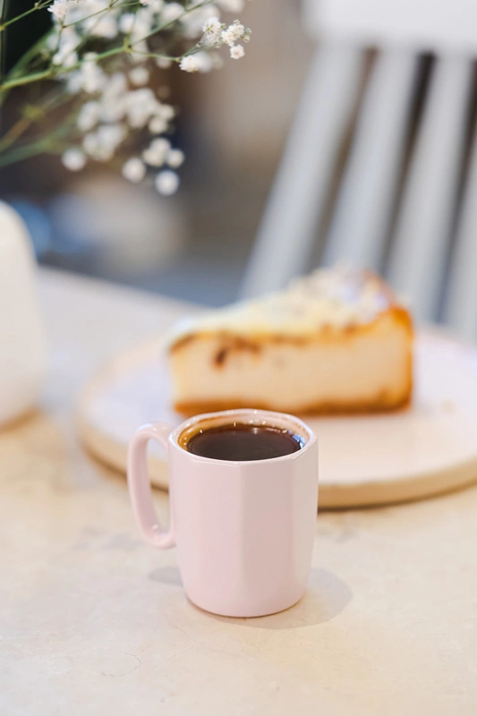 Vialli Design - Dwa kubki ceramiczne z uszkiem 80 ml Fuori różowe