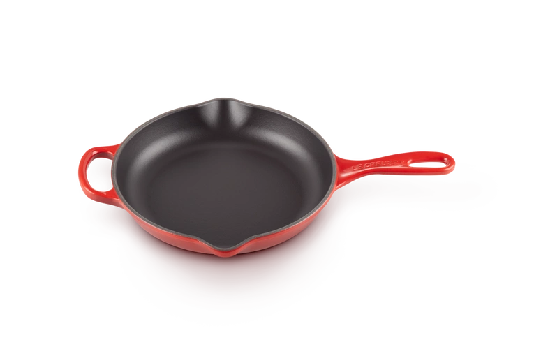 Le Creuset - patelnia Signature niska żeliwna 23 cm wiśniowa