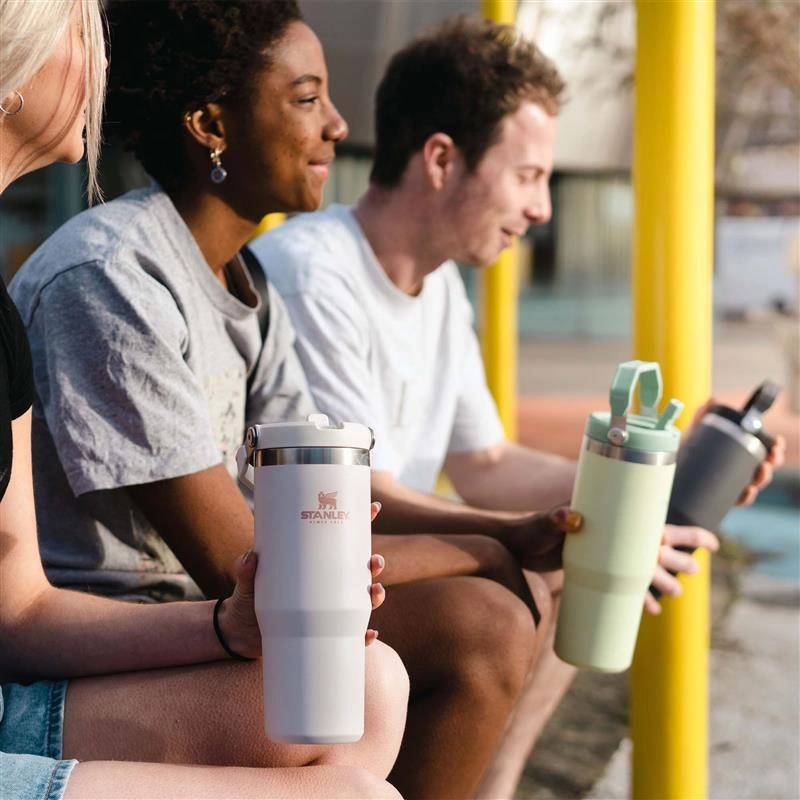 Stanley - kubek The IceFlow Flip Straw Tumbler 0,89 L Rose Quartz