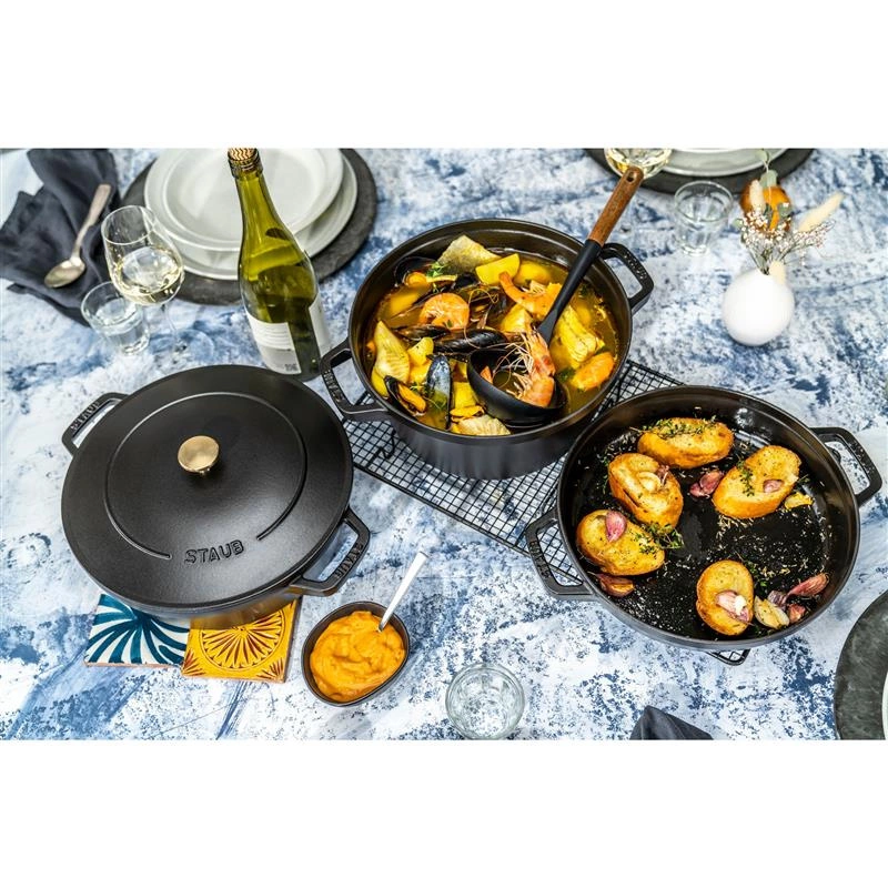 Staub - zestaw 3 naczyń żeliwnych + pokrywka 24 cm czarny