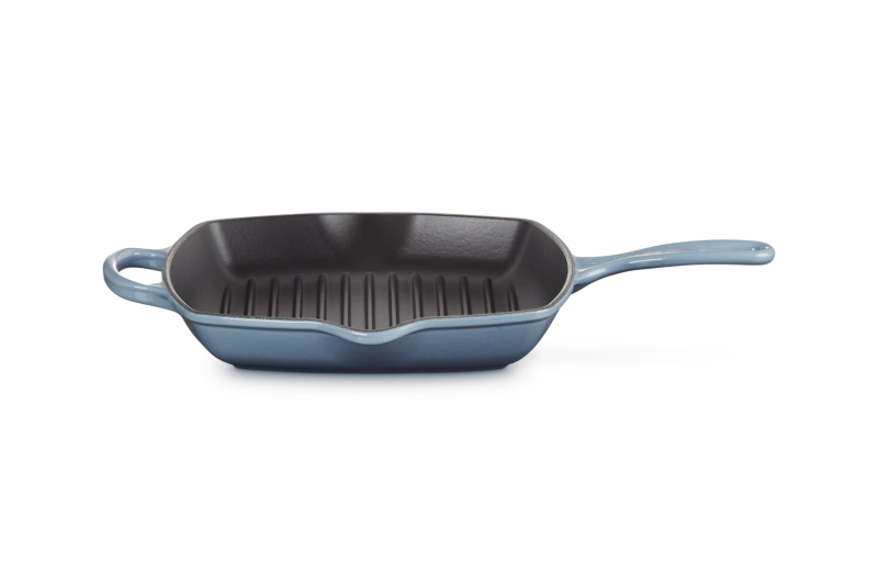 Le Creuset - patelnia żeliwna grillowa z dwoma uchwytami 26 cm chambray