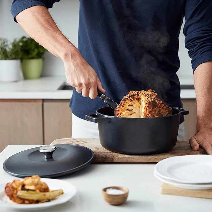 Fissler -Garnek żeliwny 24 cm 4,2 l czarny