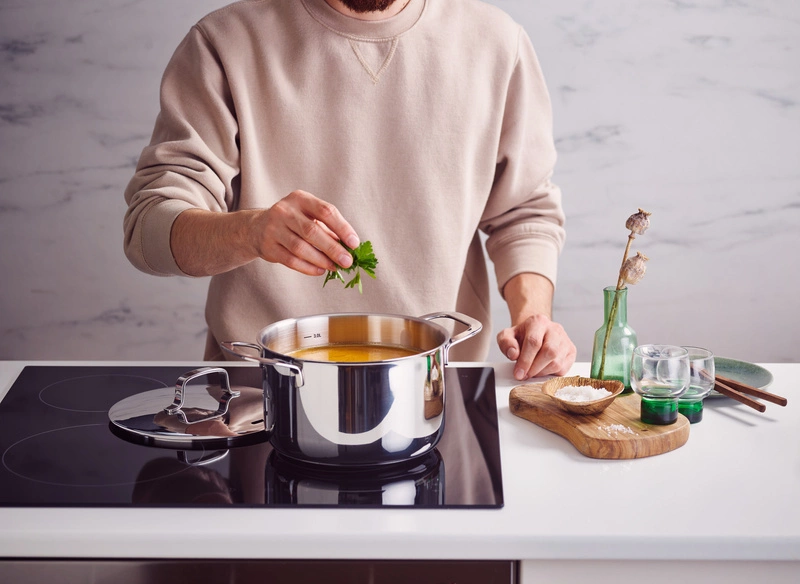 Beka - Garnek z pokrywką 24cm Maestro