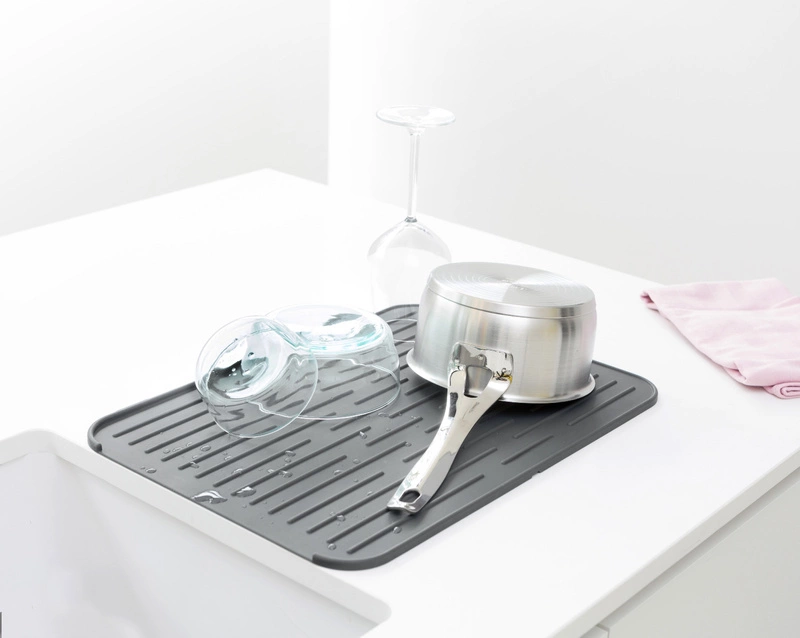 Brabantia - Silikonowa mata do suszenia naczyń ciemnoszara