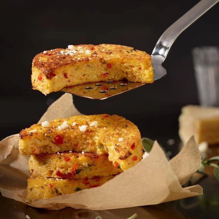 Roesle - Łopatka perforowana do patelni z haczykiem 33cm