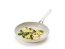 KitchenAid - patelnia Aluminium Coloured 24 cm kremowa