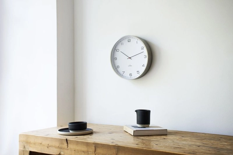 Leff – zegar One 35 arabic Radio Control