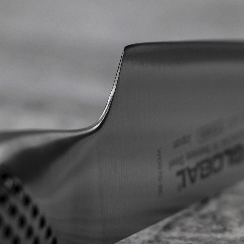 Global - Nóż uniwersalny 10 cm G-105