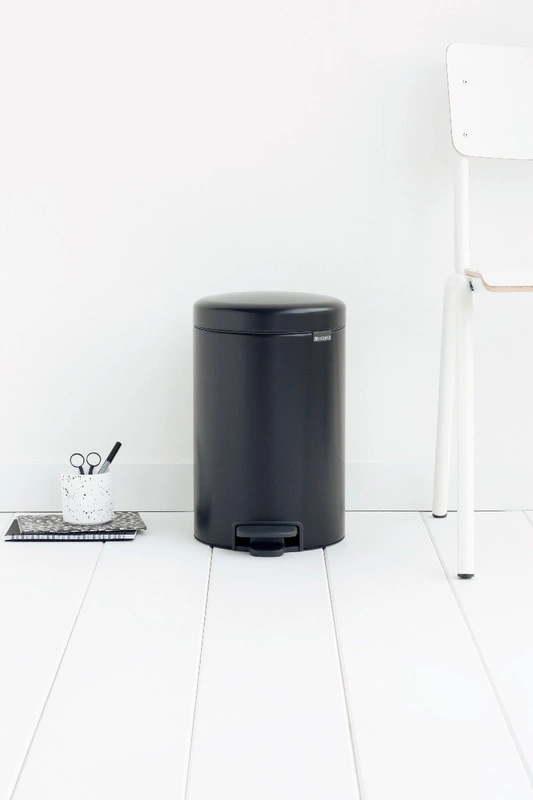 Brabantia - kosz pedałowy 12 L czarny mat