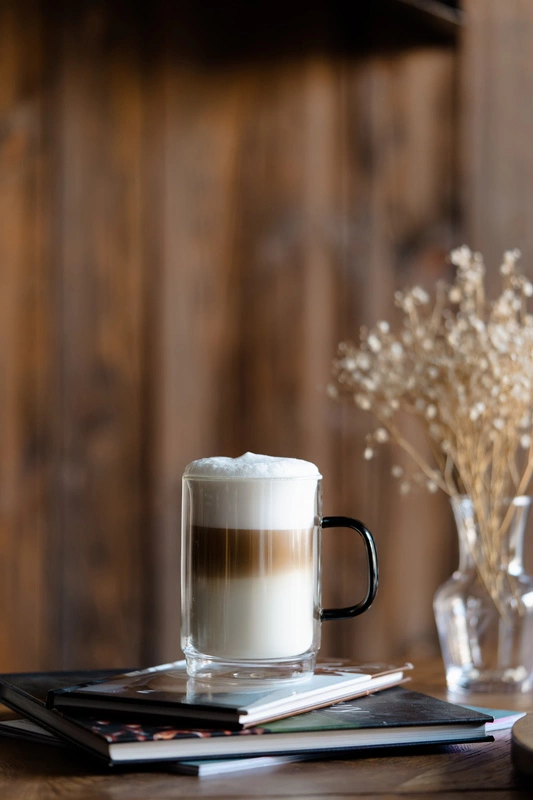 Vialli Design - Komplet 2 szklank z podwójną ścianką Carbon 350 ml