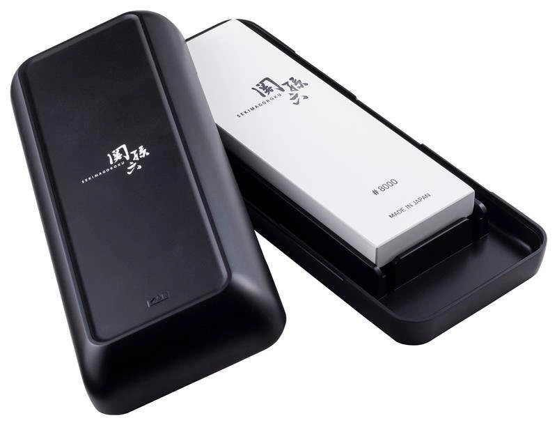 KAI - Kamień do ostrzenia 8000 w etui Seki Magoroku