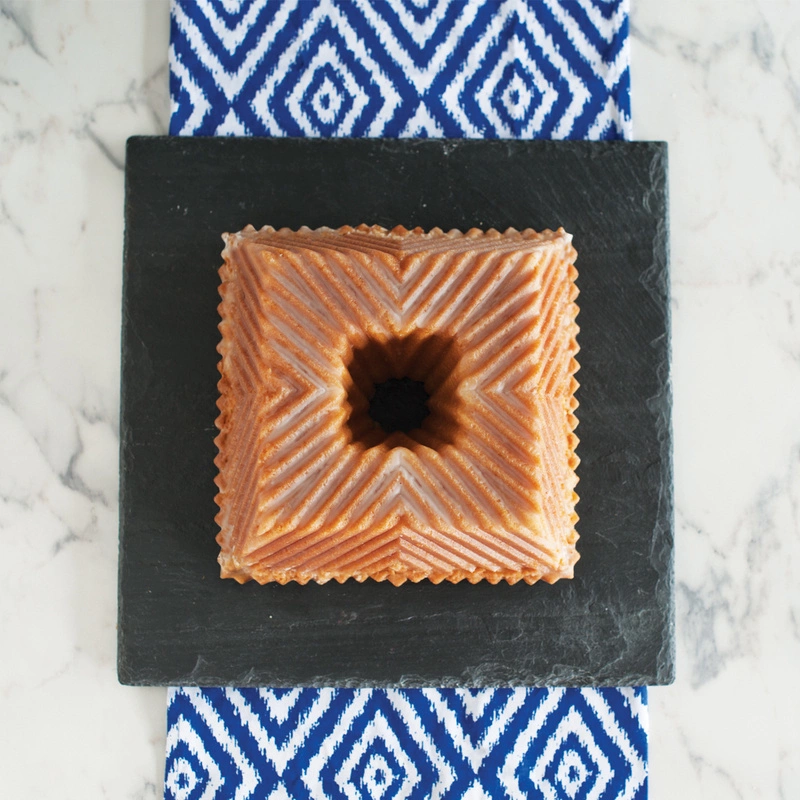 Nordic Ware - Forma do babki Squared Gold