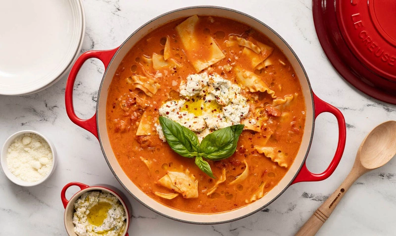 Le Creuset - garnek żeliwny emaliowany Signature 28 cm 6,7 l wiśniowa