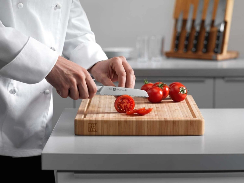 Zwilling - Nóż uniwersalny z ząbkami 15.1 Pro 13 cm