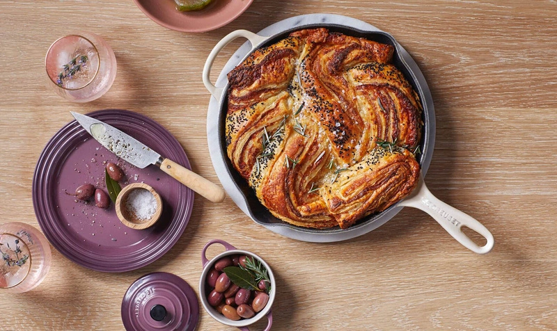 Le Creuset - patelnia Signature niska żeliwna 30 cm meringu