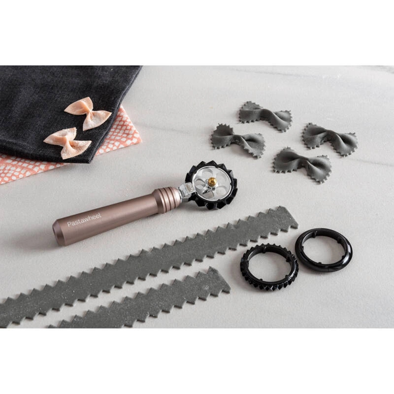 Marcato - Nóż/kółko do makaronu, jasnoróżowe