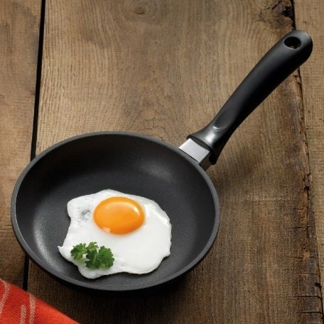 Kela - Patelnia 18cm czarna Kerros