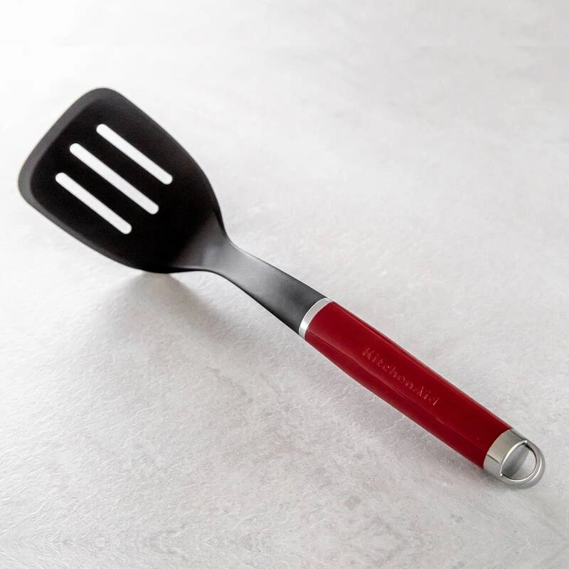 KitchenAid Culinary Tools - łopatka kuchenna z otworami CORELINE Empire Red