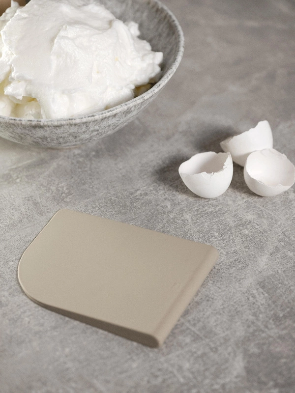 Zone Denmark - Skrobak kuchenny wielofunkcyjny Singles Soft Taupe