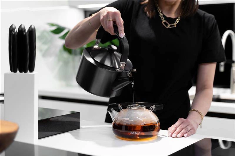 Vialli Design - Czajnik 1,5l z gwizdkiem Diamante grafitowy matowy