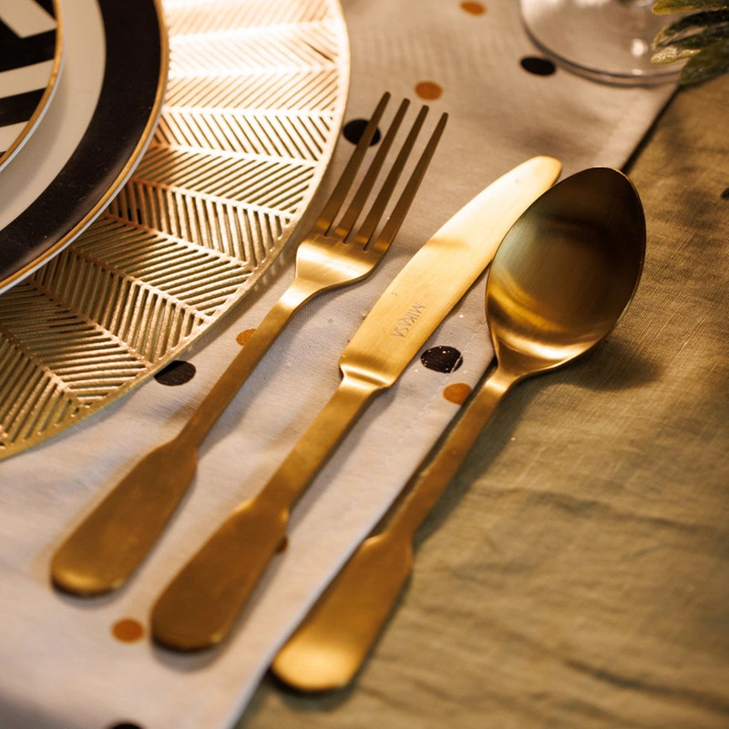 Mikasa - Komplet złotych sztućców SOHO GOLD 16 el.