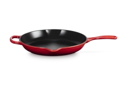 Le Creuset - patelnia Signature niska żeliwna 30 cm Wiśniowy