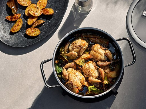 WMF - Niski garnek 24 cm czerń Fusiontec FunctionPro