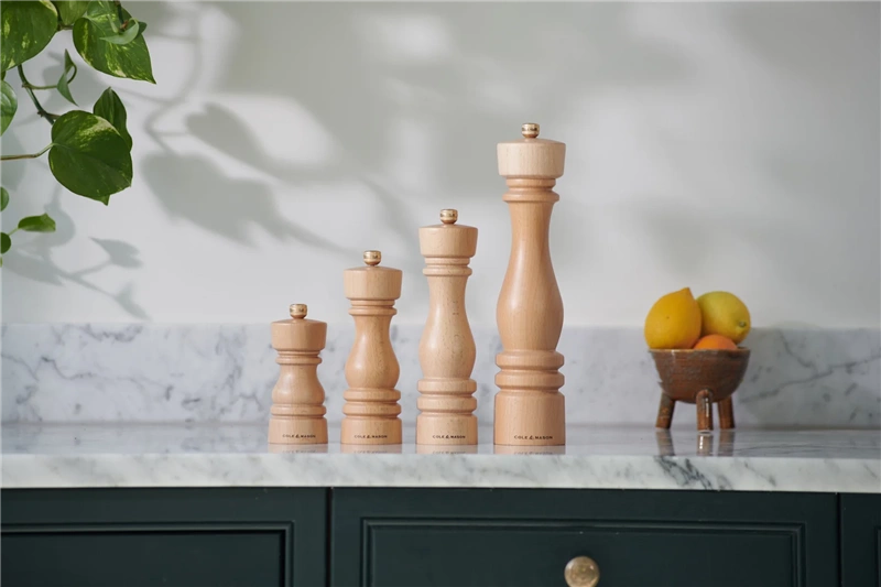 Cole & Mason - Młynek do pieprzu London Natural Beech 13 cm