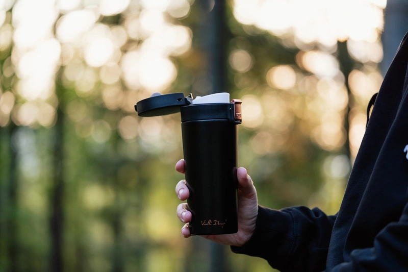 Vialli Design - Kubek termiczny 400ml FUORI czarny Rose Gold