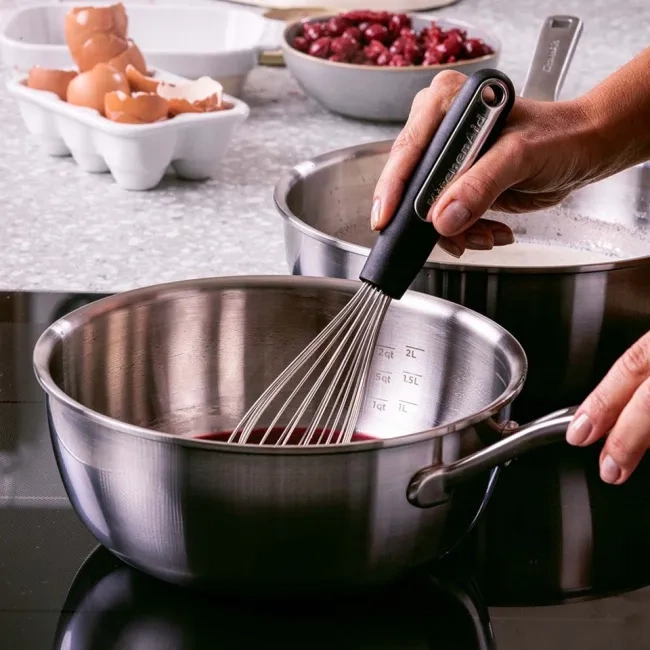 KitchenAid - Rondel typu Chef's 24 cm 3,74 l Multi-Ply bez powłoki