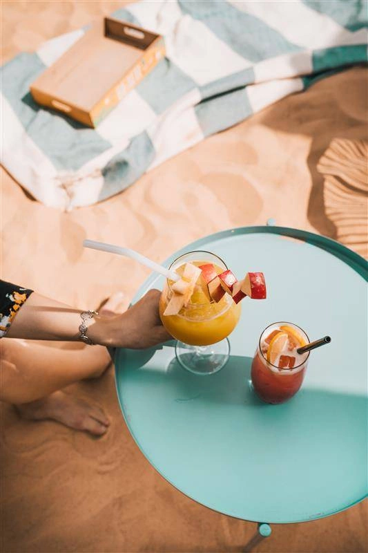 Vialli Design - Słomki szklane białe zakrzywione 23cm zestaw 6 sztuk ze szczoteczką