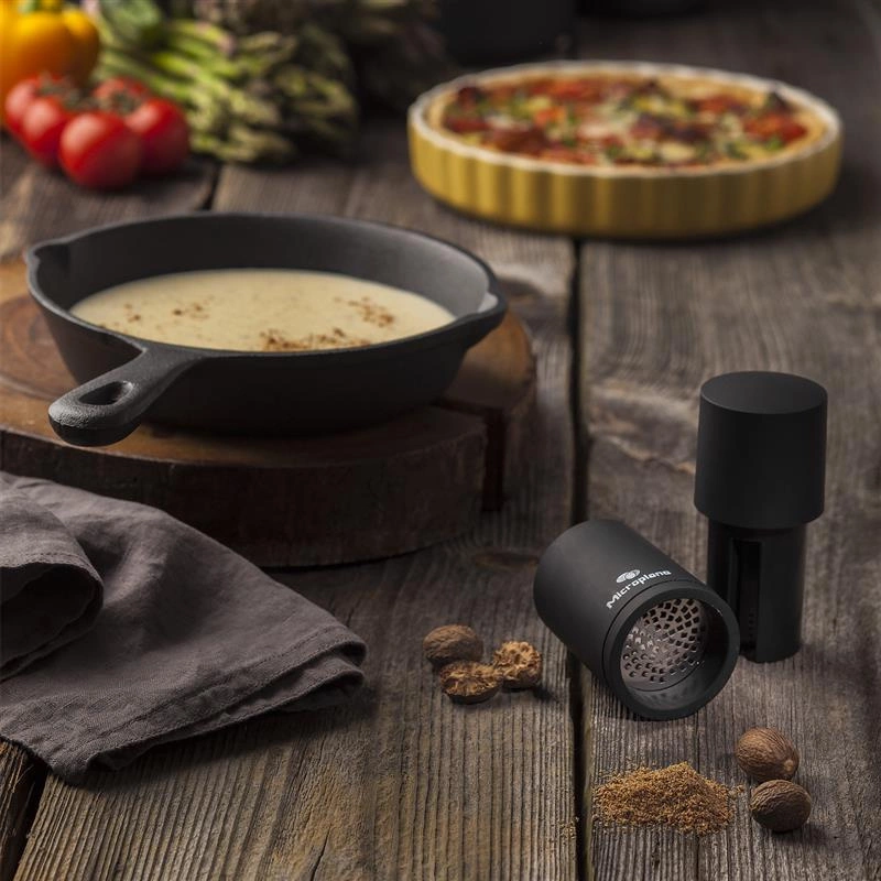 Microplane - młynek do gałki muszkatołowej i cynamonu