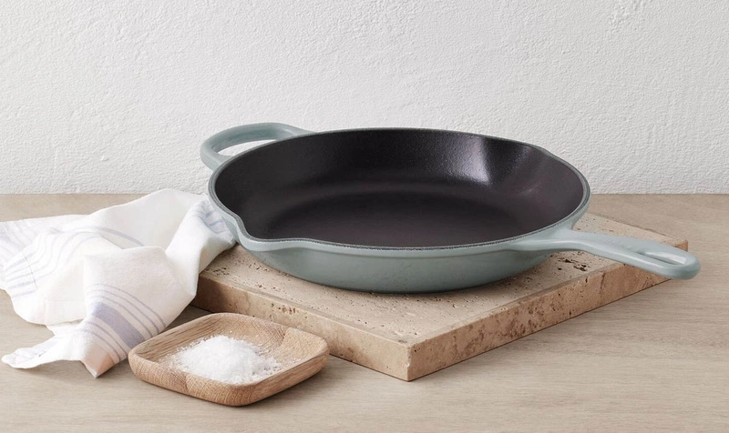 Le Creuset - patelnia Signature niska żeliwna 30 cm sea salt